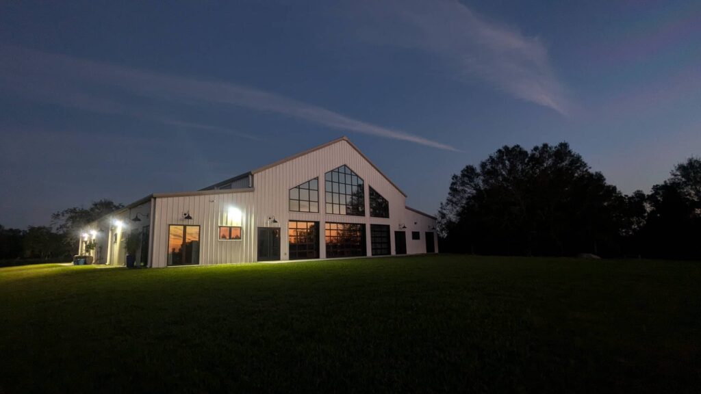 saint cloud wedding venue at sunset, orlando florida weddings, barn weddings in florida, florida farm, luxury barn weddings
