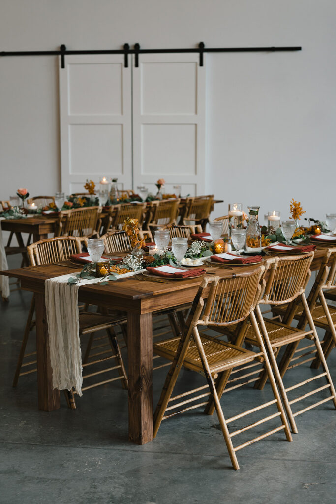 fall table scape for indoor wedding, floral arrangement for wedding,  