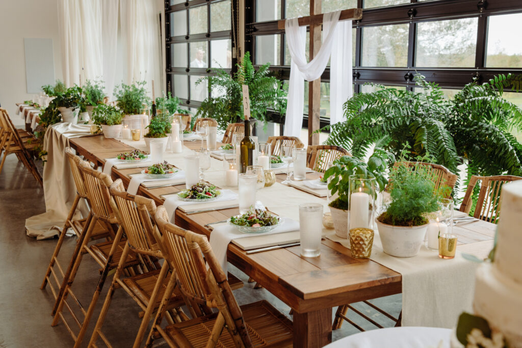 Head table for bridal party at Lavender on the Lake, a wedding venue in Saint Cloud, Florida