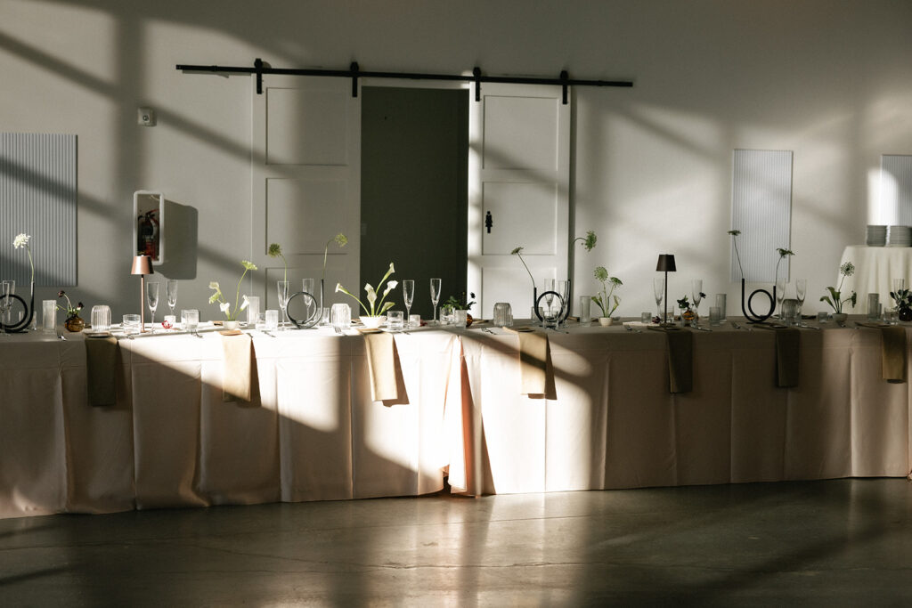 wedding decor at lakeside wedding venue in Saint Cloud, Florida