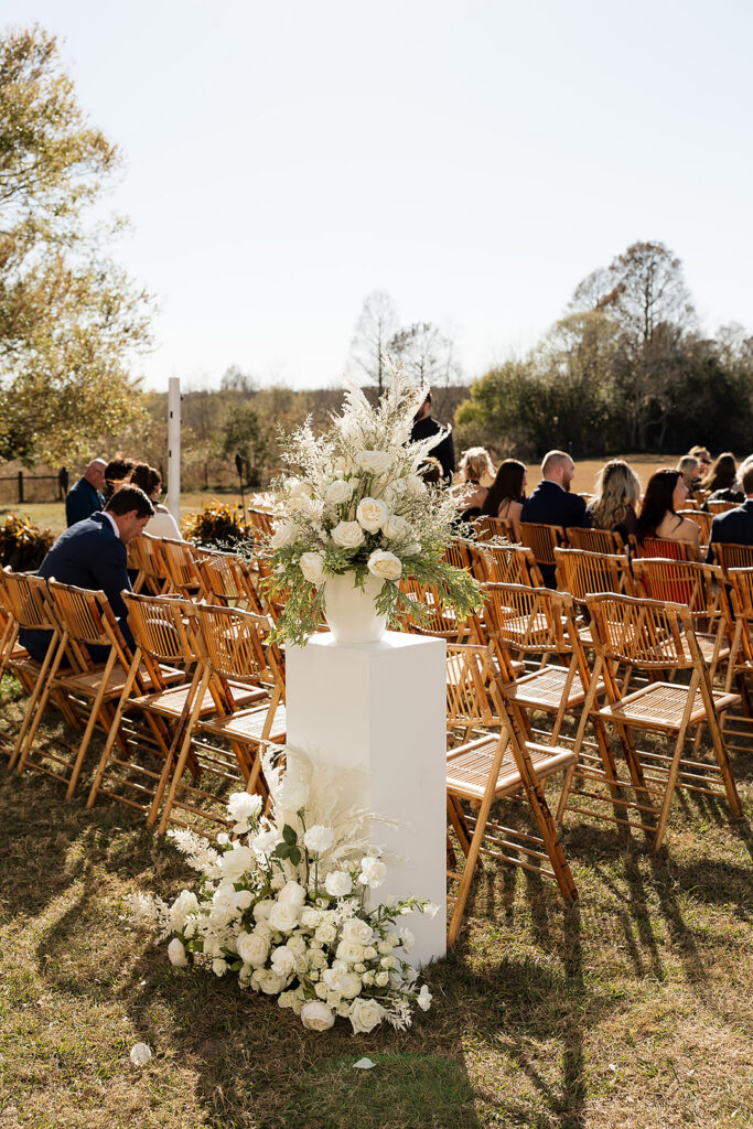 outdoor ceremony at Lavender on the Lake