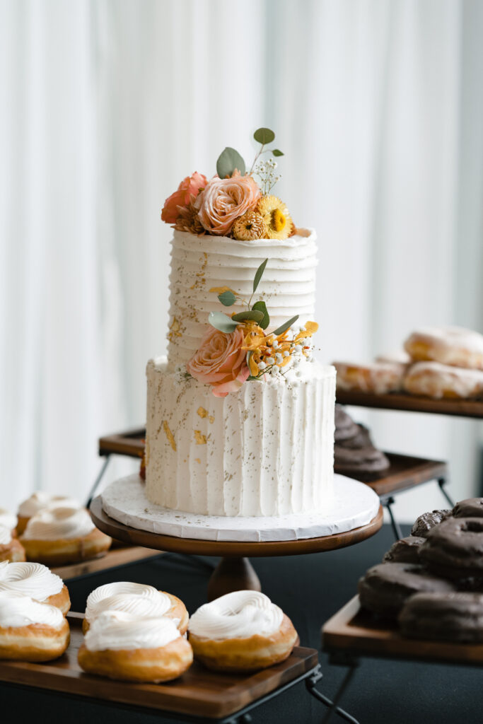 wedding cake, donuts table at wedding in Florida
